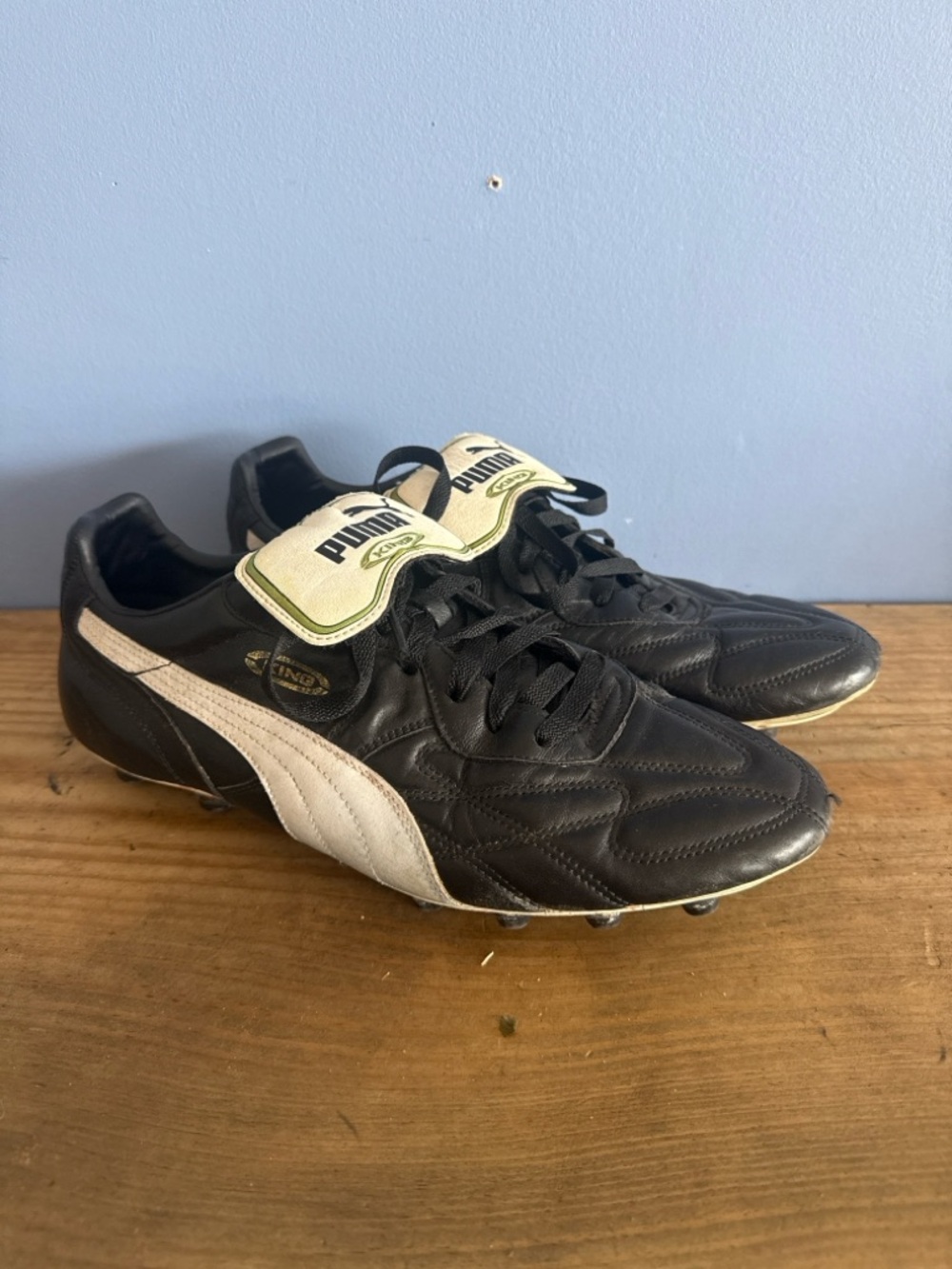 Puma King size 14US Men’s Soccer Cleats with Fold-Over Tongue